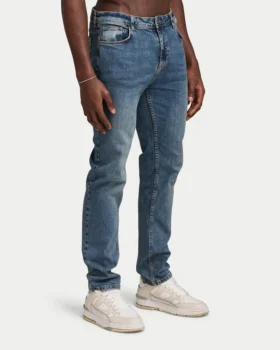 Mens relaxed denim jean – mid wash
