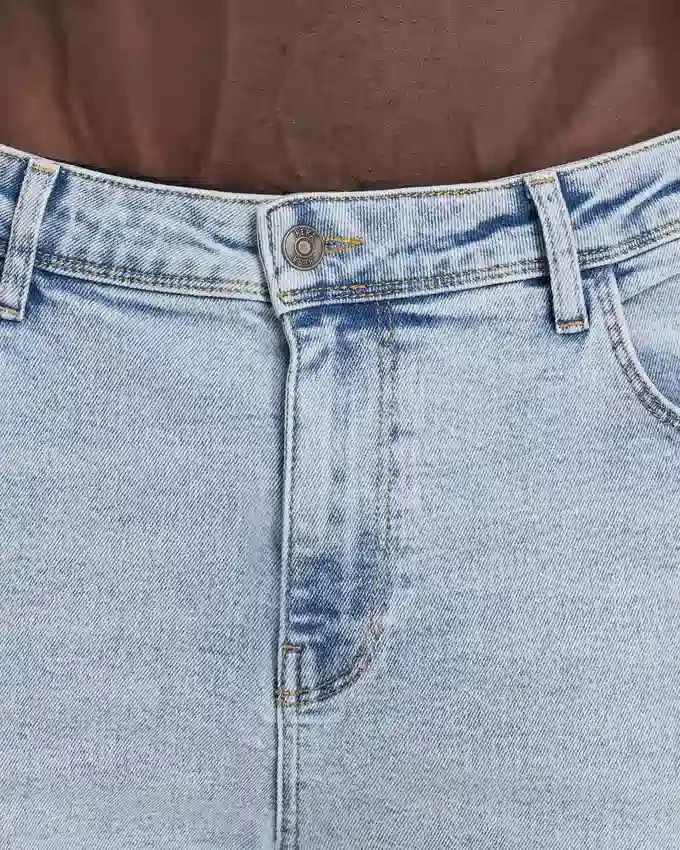 Mens slim fit jean – light blue Mens slim fit jean – light blue
