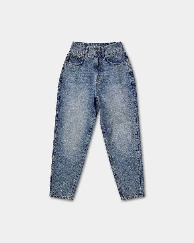 Womens mom jean – mid wash Womens mom jean – mid wash