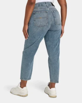 Womens mom jean – mid wash