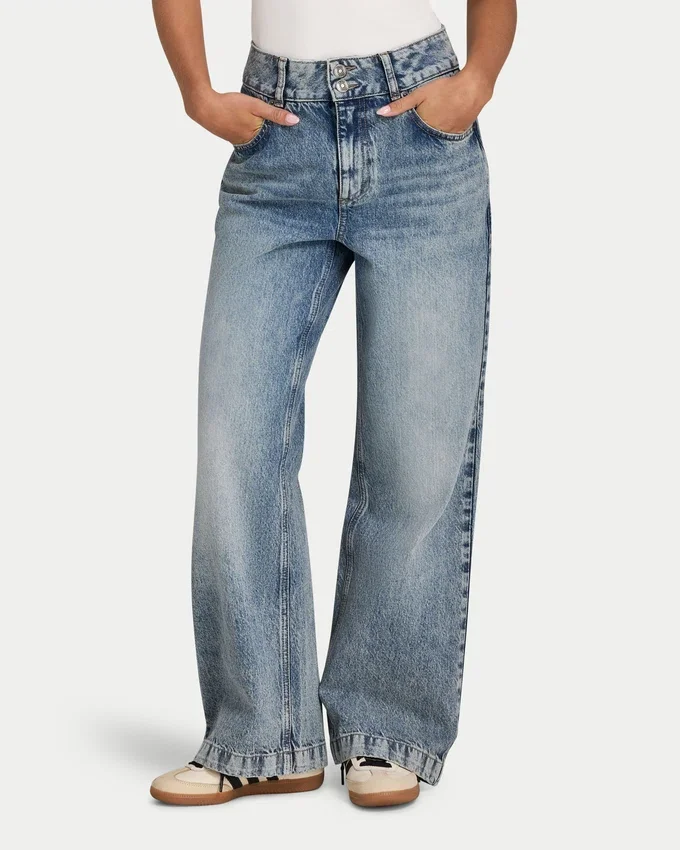 Womens straight leg jean Womens straight leg jean