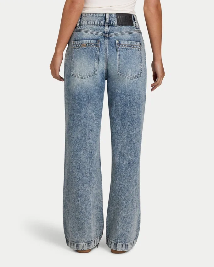 Womens straight leg jean Womens straight leg jean