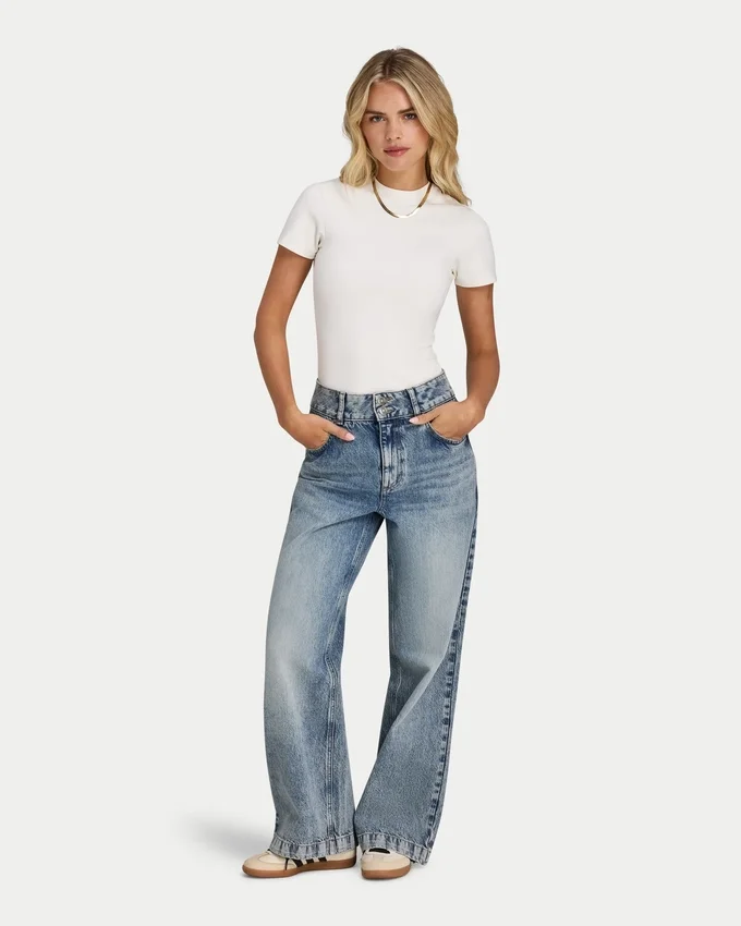 Womens straight leg jean Womens straight leg jean